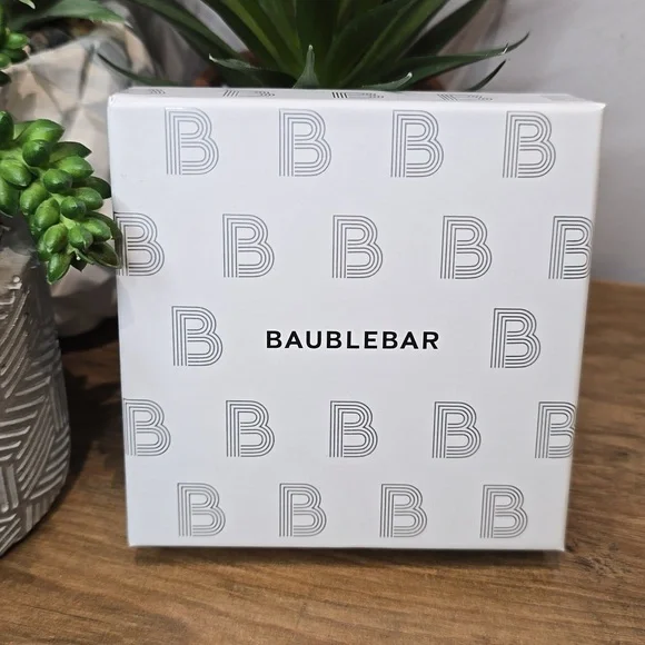 BaubleBar - Gold Heart Drop Earrings - Picture 5 of 5